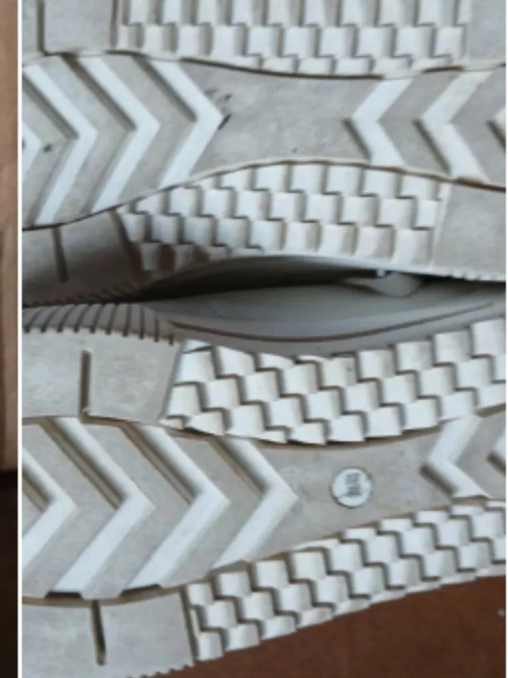 CROWN VINTAGE Sneaker . Women White Shoes size 9M barely worn